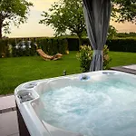 Eifelturmsuite Vakantiehuis Utscheid