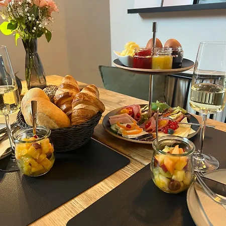 Eifelturmsuite Feriehus Utscheid