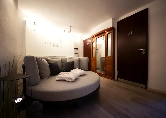 Eifelturmsuite Holiday home Utscheid