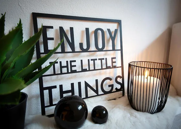 Holiday home Eifelturmsuite *