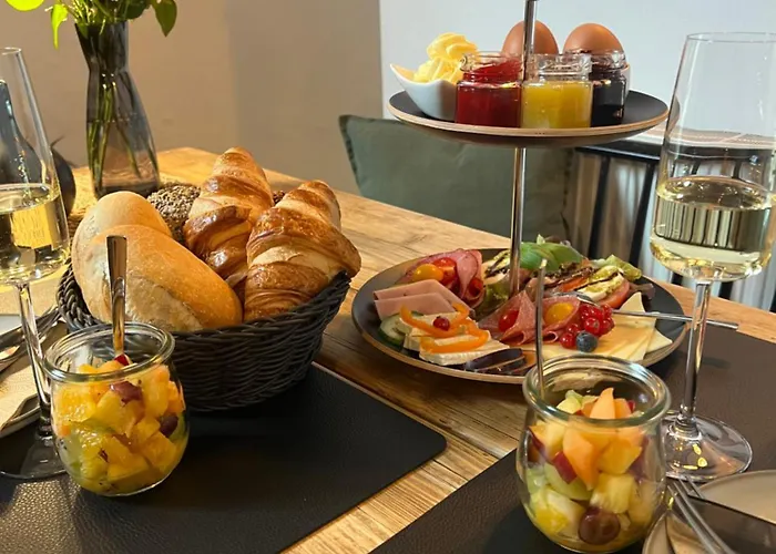 Eifelturmsuite Holiday home Utscheid