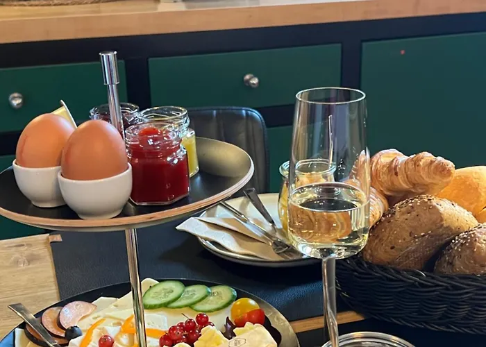 Eifelturmsuite Holiday home Utscheid